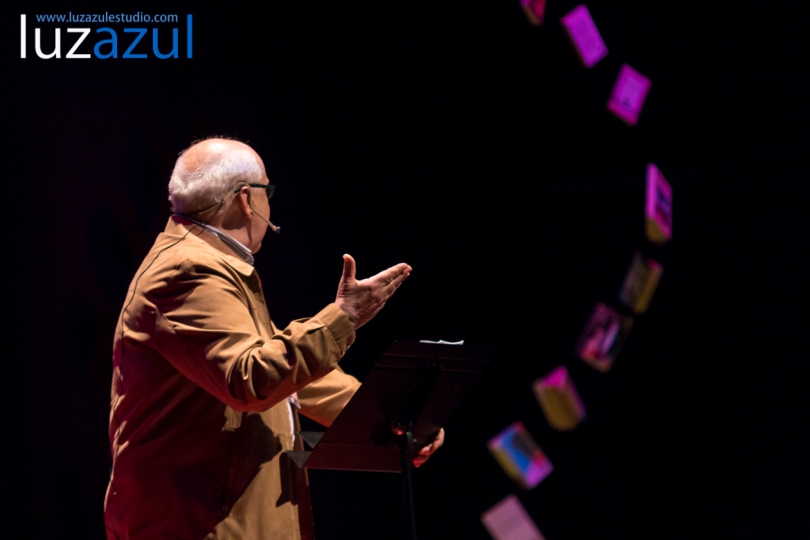 Vicent Martinez Guzman en las charlas TEDxLaVall2015, organizadas por el IES Honori Garcia en la Vall d'Uixó. Foto: Raúl Rubio (www.luzazulestudio.com)